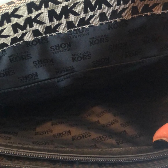 Michael Kors purse - Picture 4 of 5